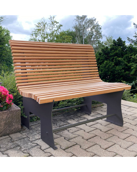 P_289417_1 Lackierte Wetterfeste Gartenbank mit stabilisierendem Mittelteil und Douglasien Holzleisten
